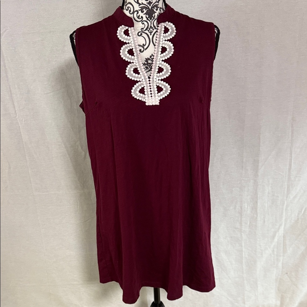 Chic Sleeveless Burgundy Top with White Crocheted trim Large GUC